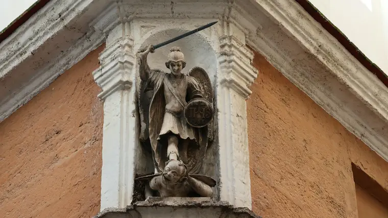 imagem religiosa relacionada aos arcanjos na Igreja Cat?lica